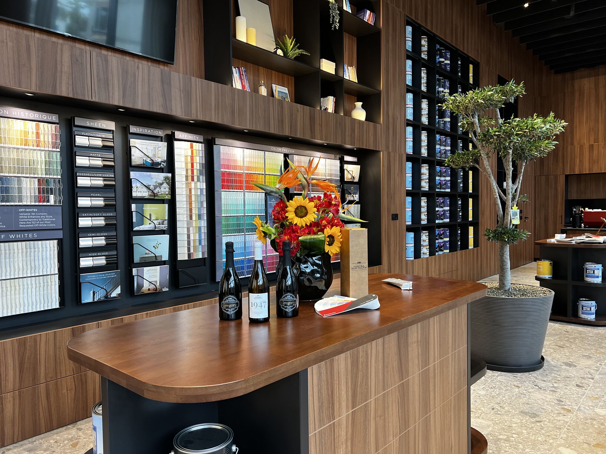 Benjamin Moore Bulgaria showroom — sheen and color preview displays